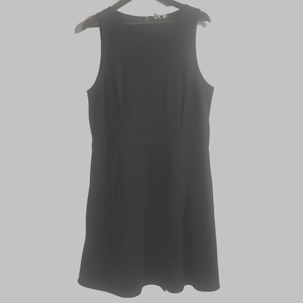 GAP Women’s Sleeveless Little black Dress With Pockets size 14